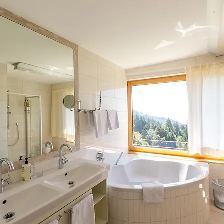 Hotel Schönblick 4*